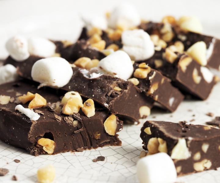 Rocky Road fruit and nuts recipe